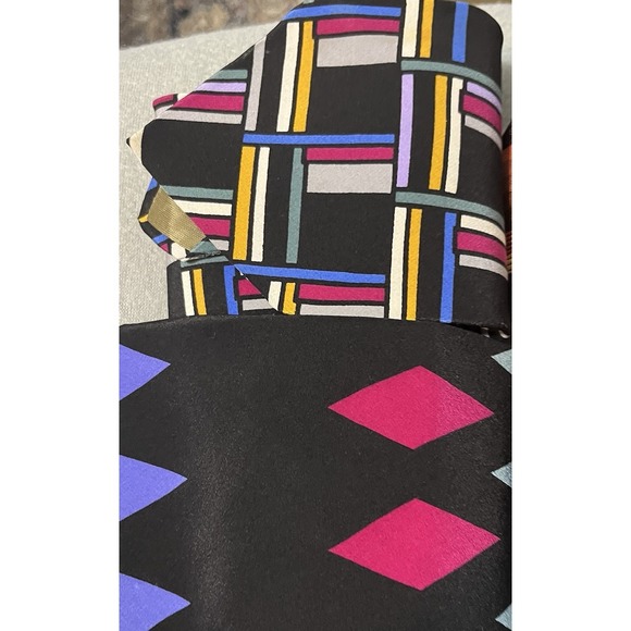 Lot Of 20 Men's Neckties Various Brands and Patterns - Picture 9 of 9